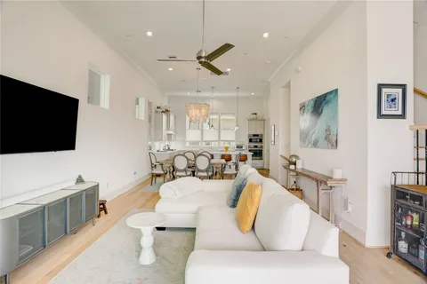 $587,000 | 3317 West 11th Street, Houston, TX 77008