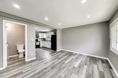 $154,000 | 2414 Circle Drive, Hazel Crest, IL 60429
