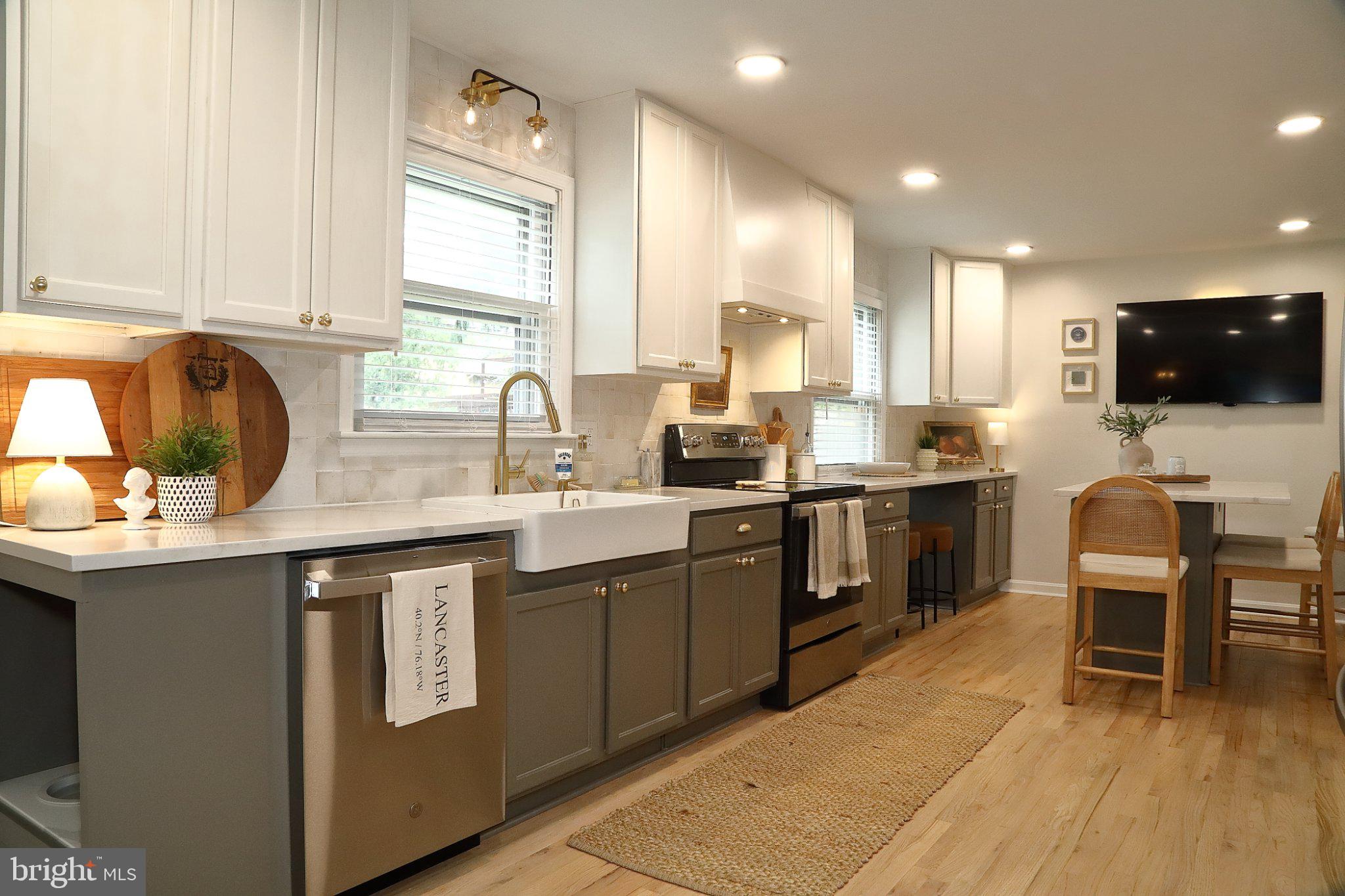 445 Haverhill Road Lancaster, PA 17601 - Photo 31 of 47 Modern kitchen with stylish finishes.