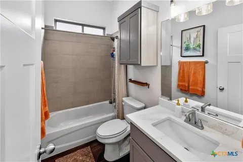 $379,900 | 1211 Carnaby Drive, Temple, TX 76502