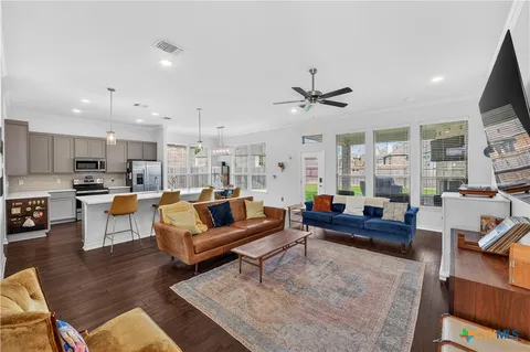 $379,900 | 1211 Carnaby Drive, Temple, TX 76502