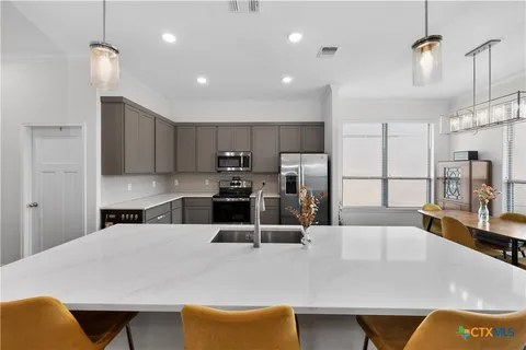 $379,900 | 1211 Carnaby Drive, Temple, TX 76502