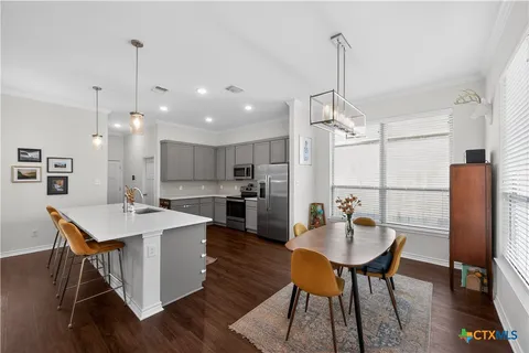 $379,900 | 1211 Carnaby Drive, Temple, TX 76502