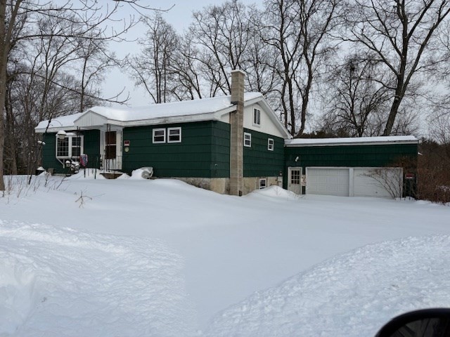 4 Ashley Road North Brookfield, MA 01535 - Photo 1 of 5 front view of a house with a yard with trees