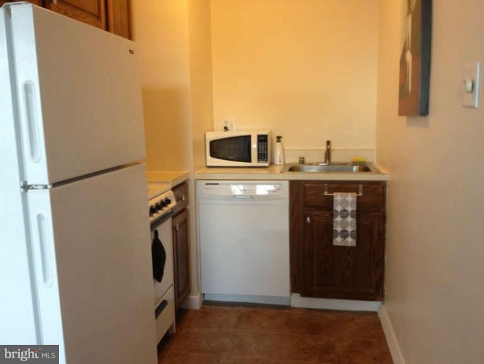 1601 18th Street Northwest, Unit 508 Washington, DC 20009 - Photo 4 of 9 Kitchen