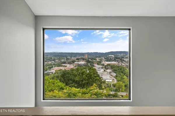 $465,000 | 1911 Cherokee Bluff Drive, Knoxville, TN 37920