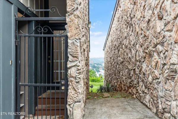 $465,000 | 1911 Cherokee Bluff Drive, Knoxville, TN 37920