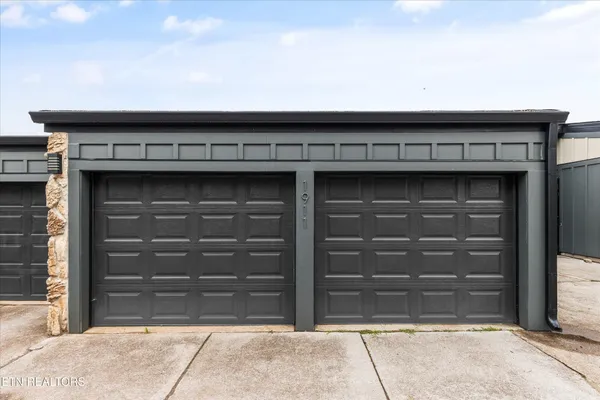 $465,000 | 1911 Cherokee Bluff Drive, Knoxville, TN 37920