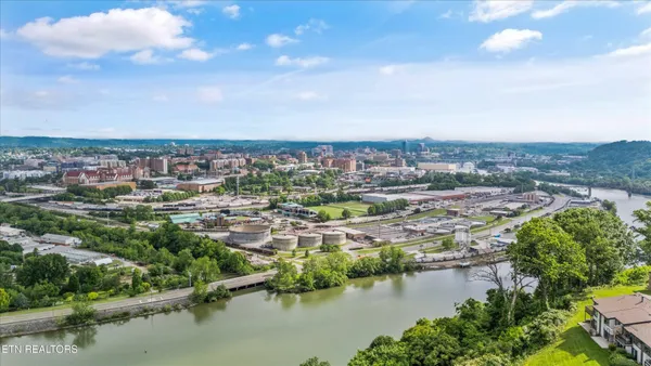 $465,000 | 1911 Cherokee Bluff Drive, Knoxville, TN 37920