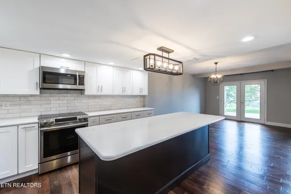 $465,000 | 1911 Cherokee Bluff Drive, Knoxville, TN 37920