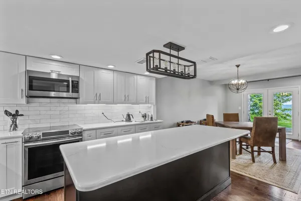 $465,000 | 1911 Cherokee Bluff Drive, Knoxville, TN 37920