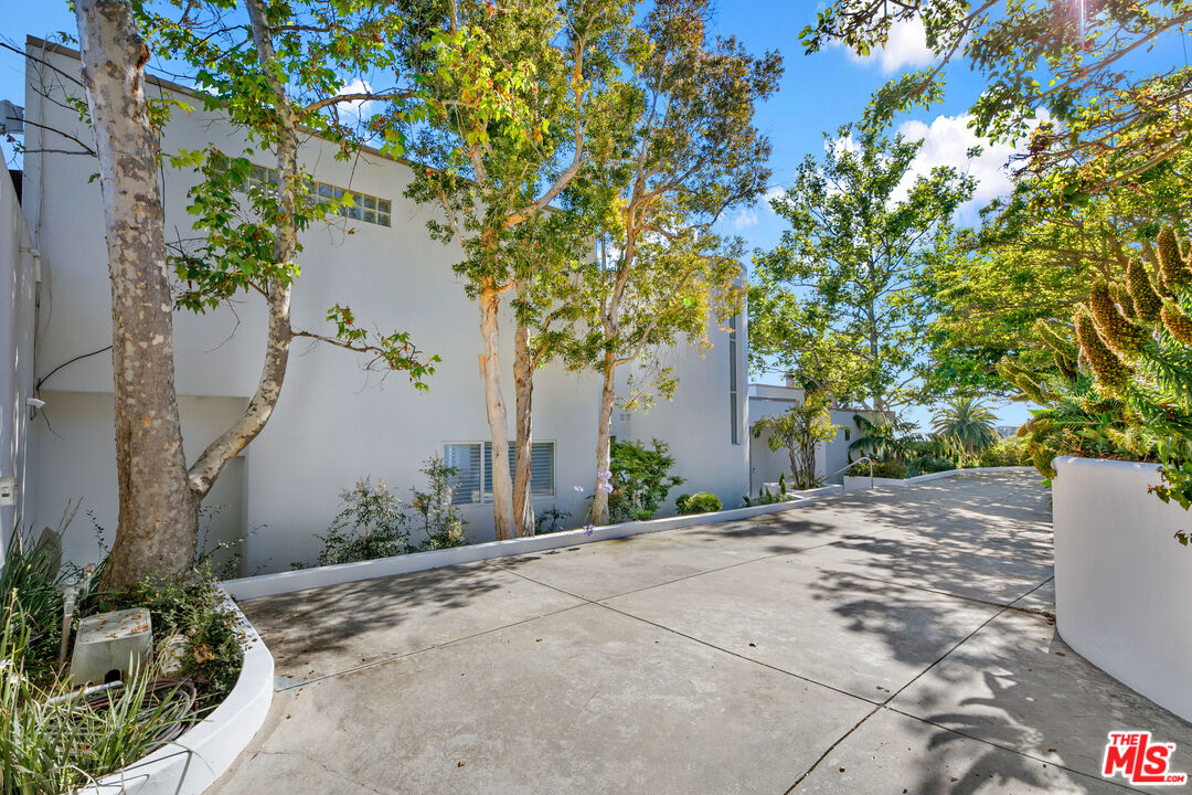 30112 Cuthbert Road Malibu, CA 90265 - Photo 30 of 38