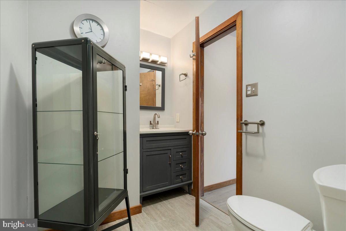 2096 Holicong Road New Hope, PA 18938 - Photo 26 of 45 2nd bedroom bathroom