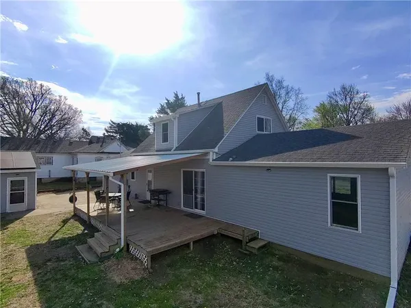 $275,000 | 108 East 5th Street, Lebo, KS 66856