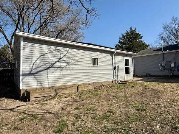 $275,000 | 108 East 5th Street, Lebo, KS 66856