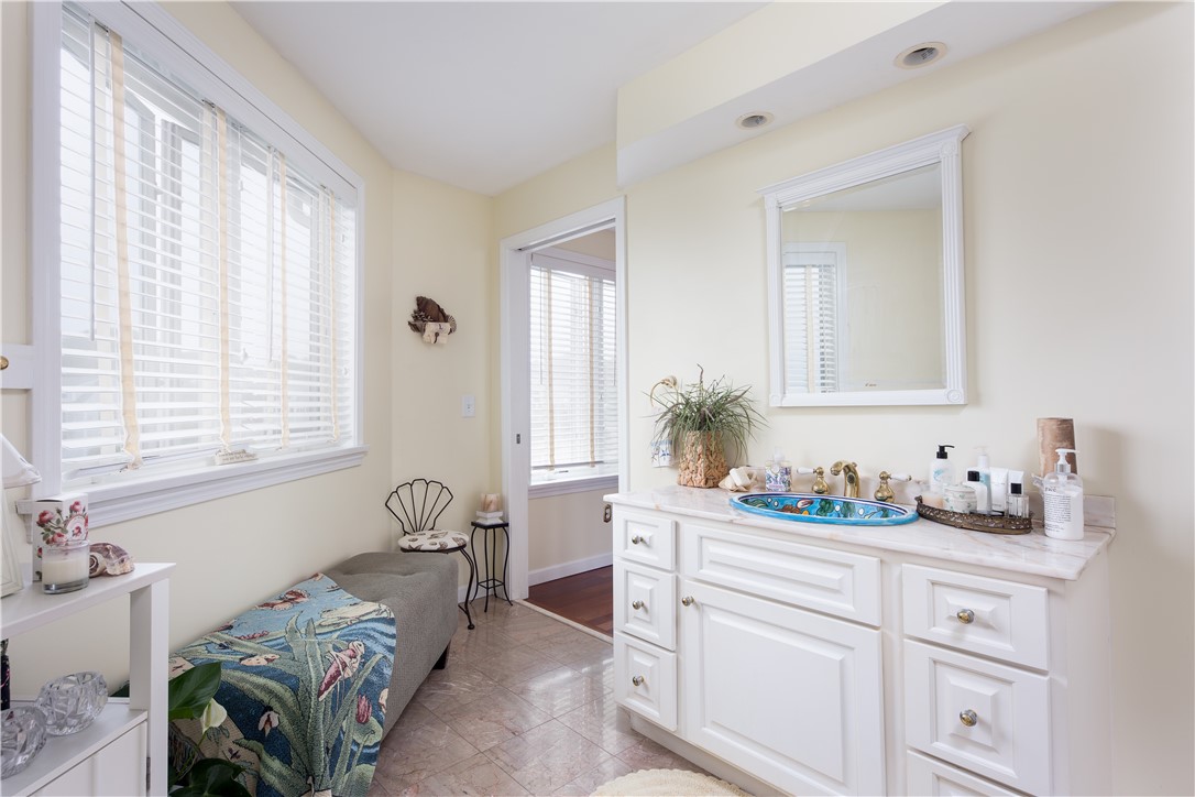 6 Dunes Road Narragansett, RI 02882 - Photo 15 of 26