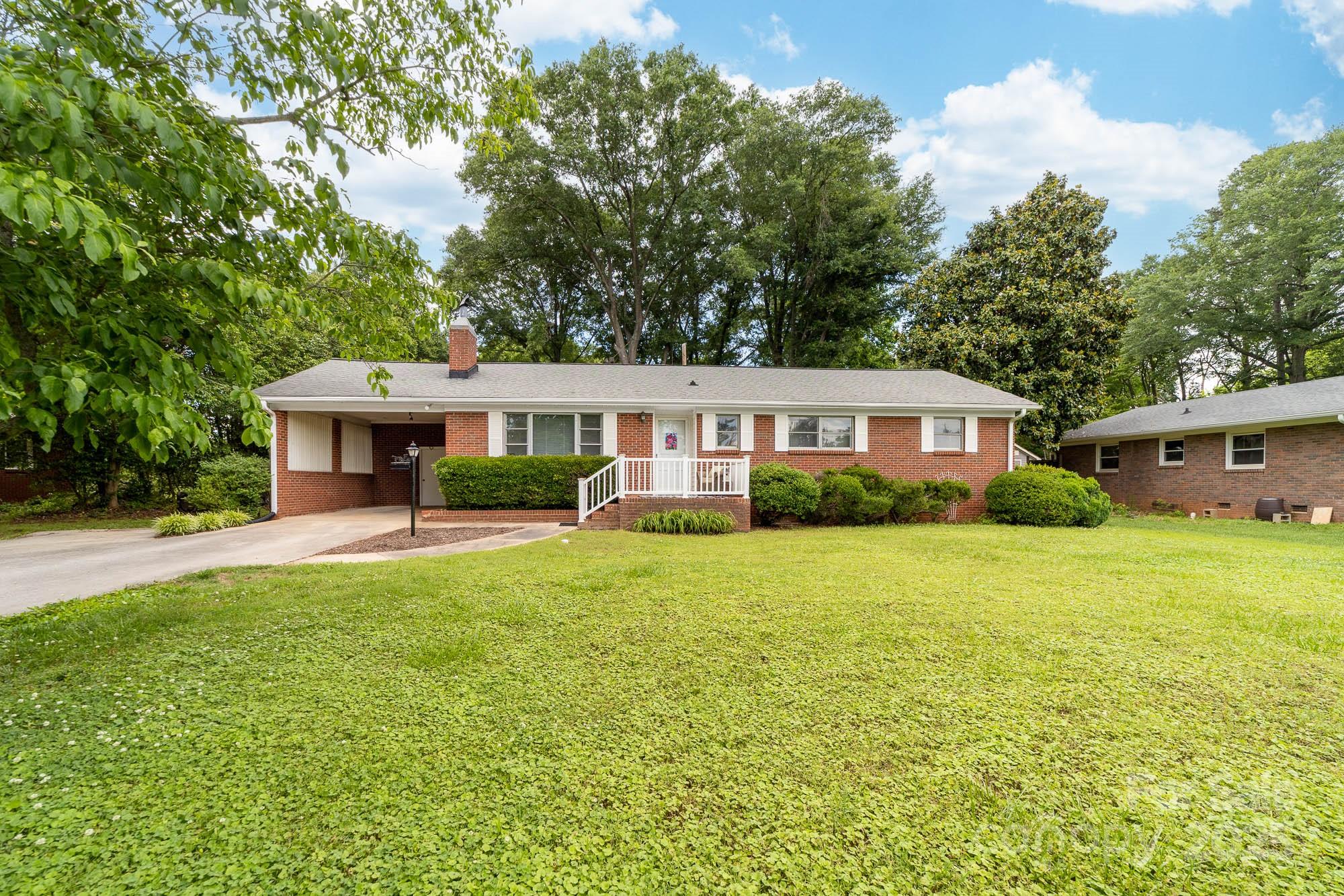 1307 Armstrong Road Belmont, NC 28012 - Photo 2 of 20