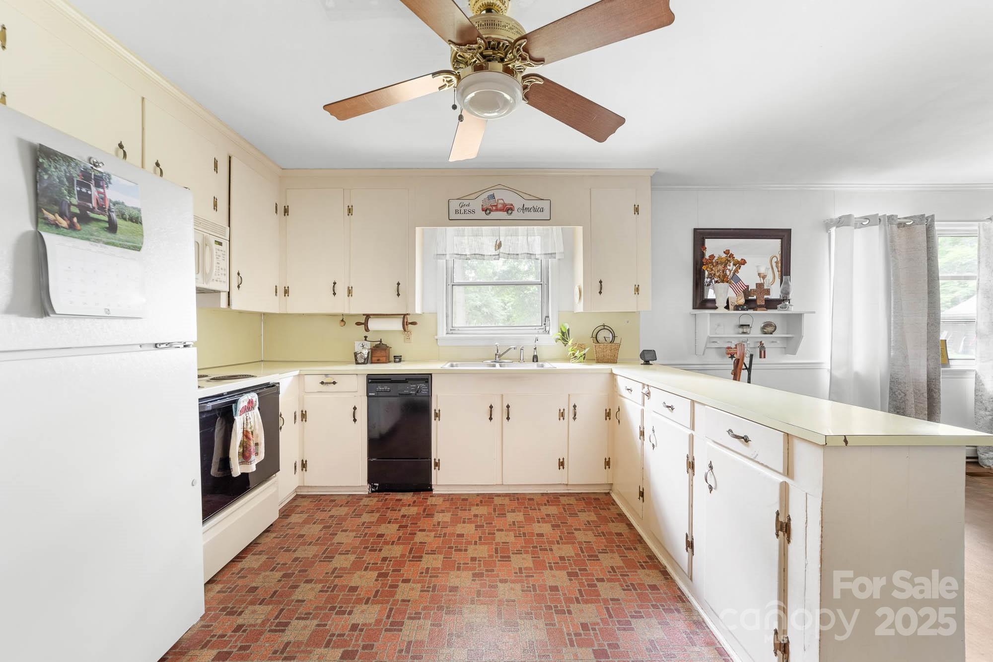 1307 Armstrong Road Belmont, NC 28012 - Photo 8 of 20