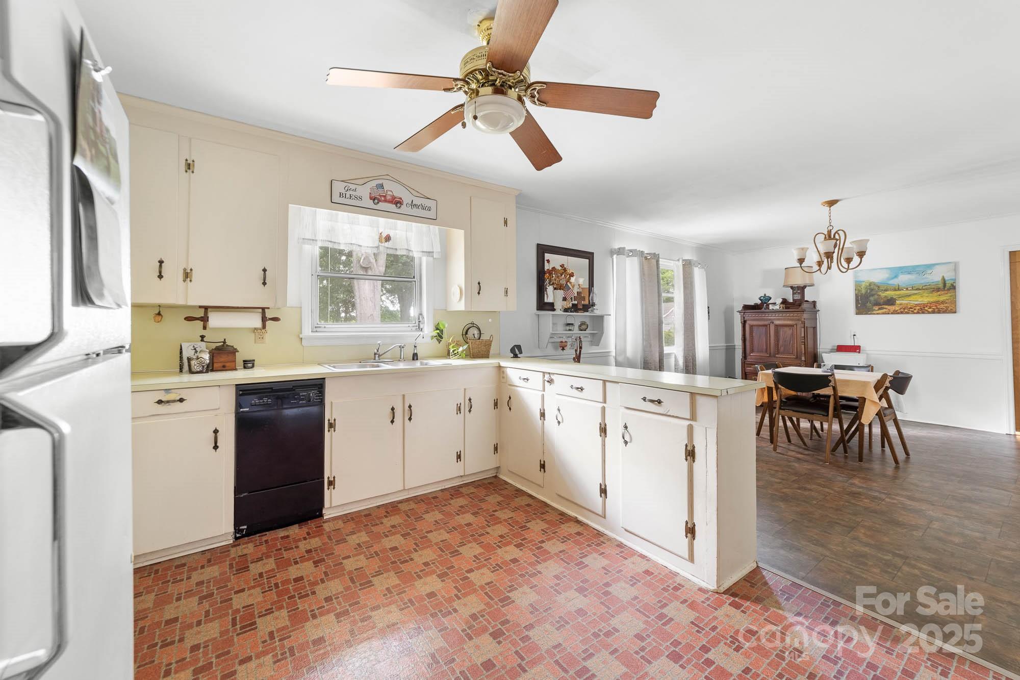1307 Armstrong Road Belmont, NC 28012 - Photo 9 of 20