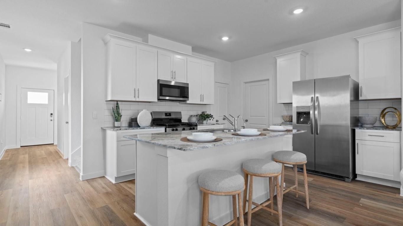 30114 Broeder Way Fulshear, TX 77423 - Photo 6 of 34 *Images and 3D tour are for illustration only and options may vary from home as built.