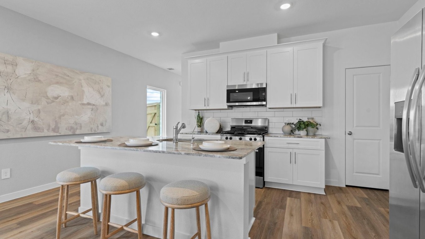 30114 Broeder Way Fulshear, TX 77423 - Photo 8 of 34 *Images and 3D tour are for illustration only and options may vary from home as built.