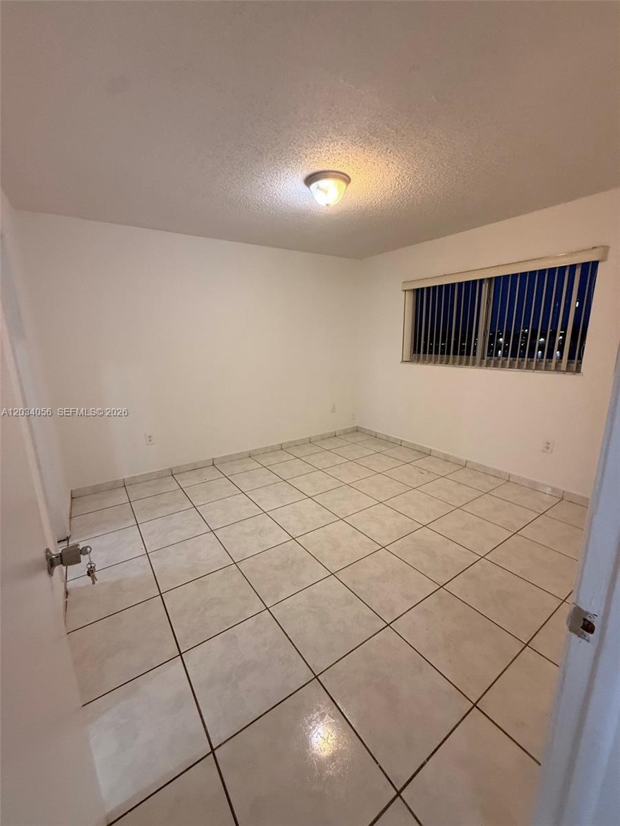 9917 West Okeechobee Road, Unit 3510 Hialeah Gardens, FL 33016 - Photo 5 of 10
