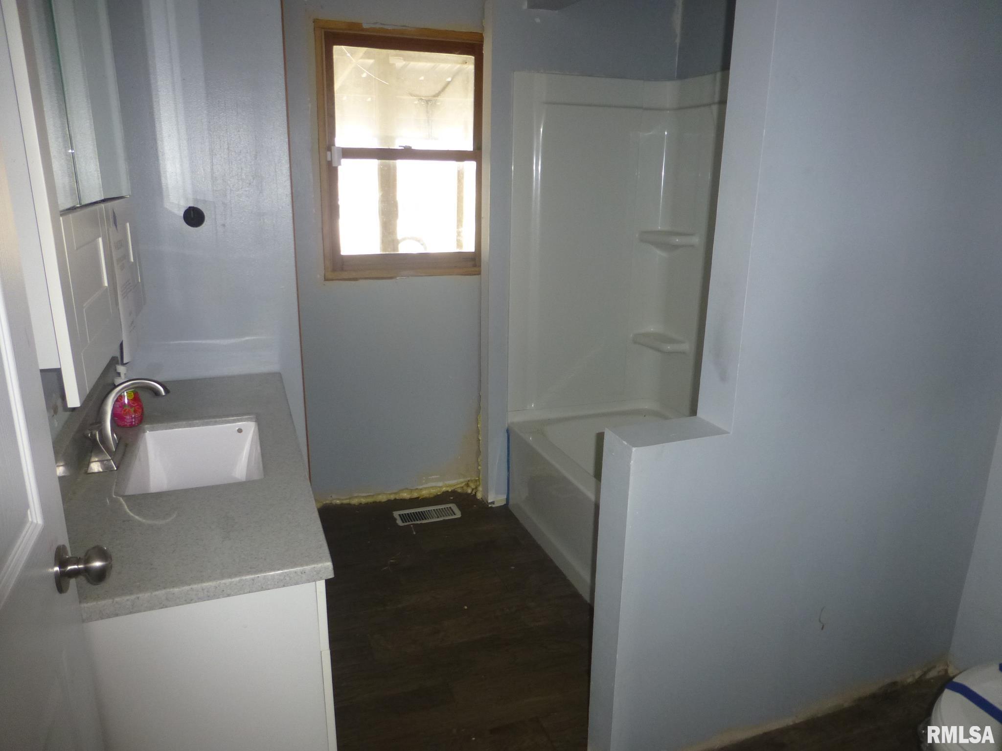 15745 Tice Road Petersburg, IL 62675 - Photo 7 of 24