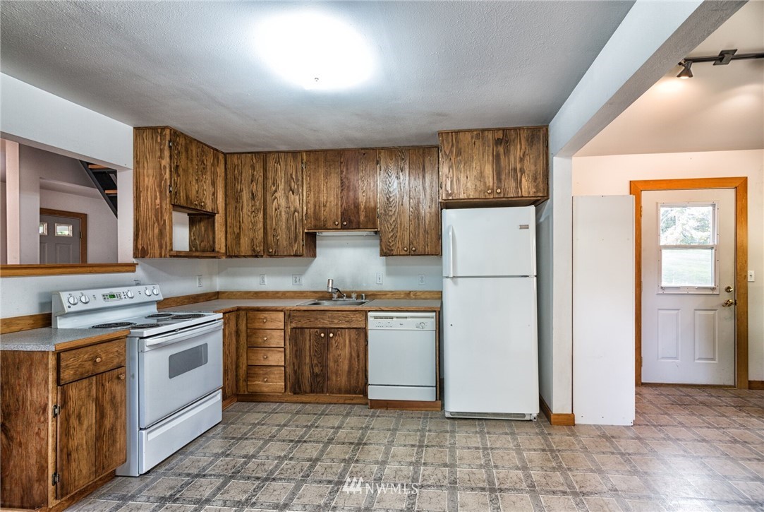 16227 Three Lakes Road Snohomish, WA 98290 - Photo 6 of 22