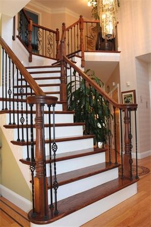210 Ruggles Street Westborough, MA 01581 - Photo 3 of 30 Gallery Image 3