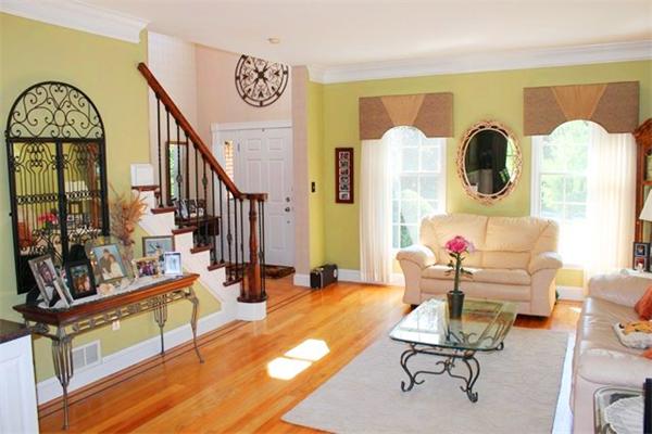 210 Ruggles Street Westborough, MA 01581 - Photo 4 of 30 Gallery Image 4