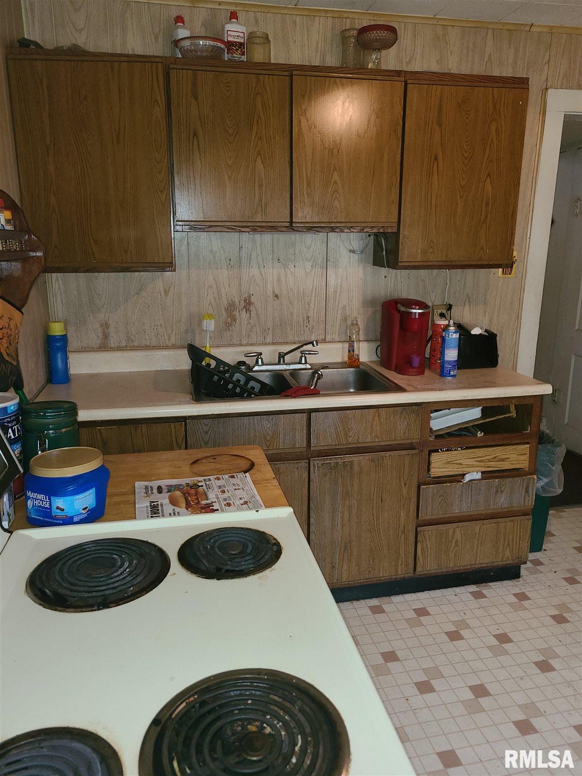 431 West Locust Street Canton, IL 61520 - Photo 2 of 10 Gallery Image 2