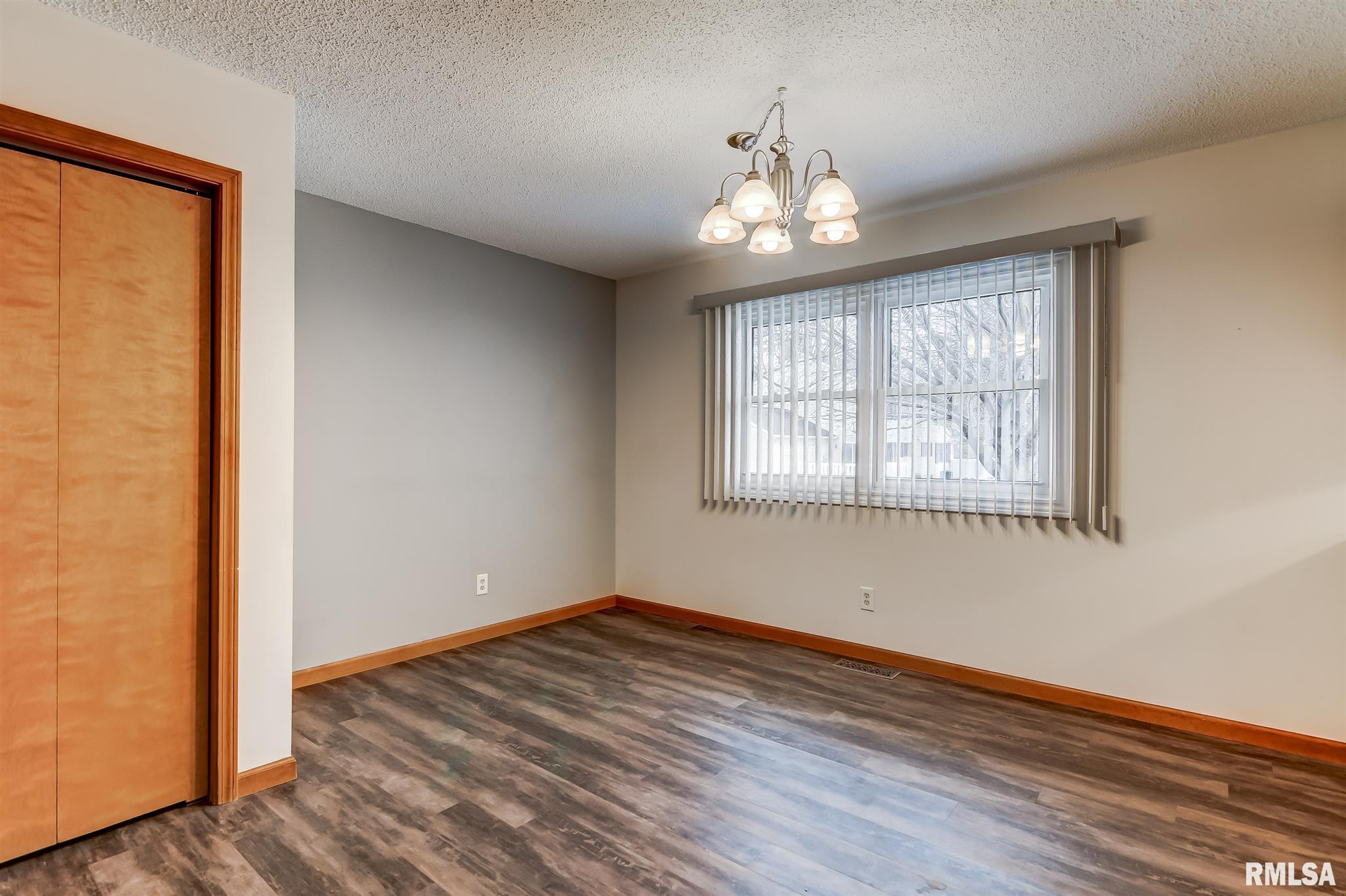 213 Norwalk Road Springfield, IL 62704 - Photo 18 of 40