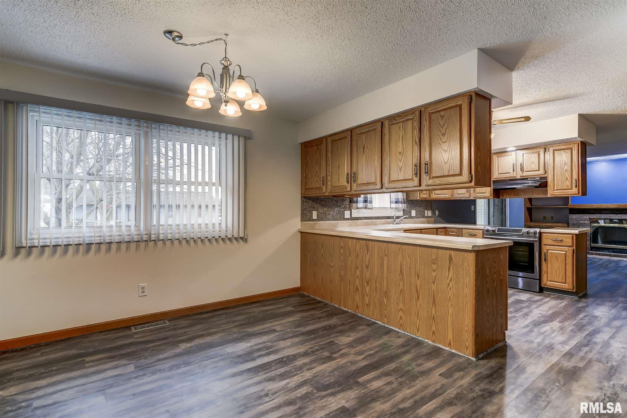 213 Norwalk Road Springfield, IL 62704 - Photo 6 of 40