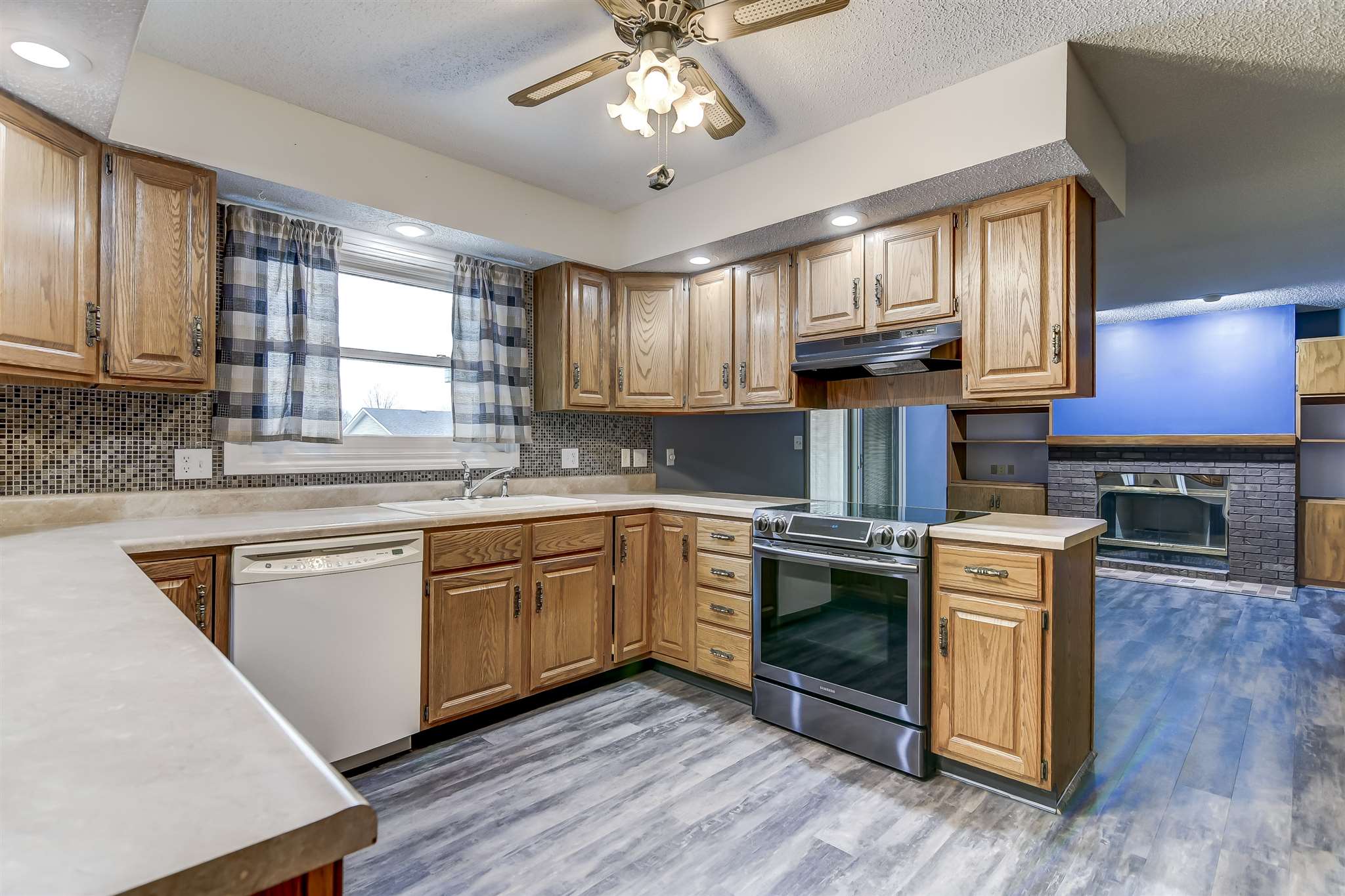 213 Norwalk Road Springfield, IL 62704 - Photo 7 of 40