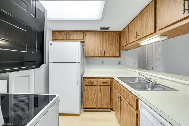 $2,000 | 35 Greenbrier Street, Unit 6102, Marco Island, FL 34145