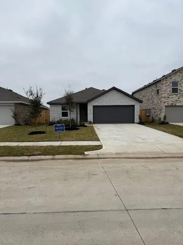 $2,300 | 6411 Linden Leaf Drive, Katy, TX 77493