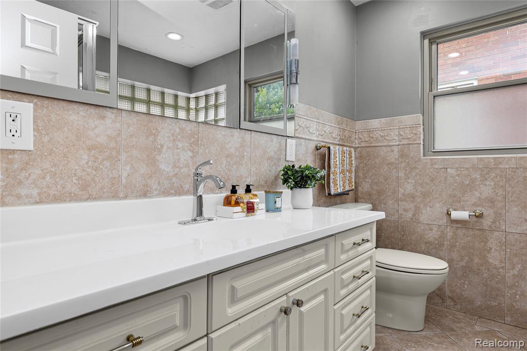 15515 Ashton Road Detroit, MI 48223 - Photo 29 of 52 Gallery Image 29