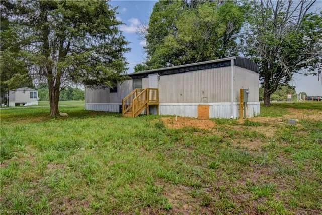 $1,150 | 5947 Julian Airport Road, Liberty, NC 27298