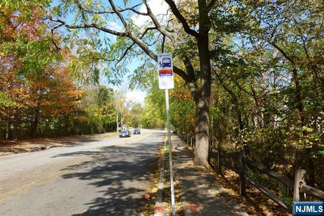 2002 Hawthorne Lane Mahwah, NJ 07430 - Photo 14 of 21