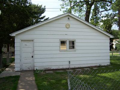 910 North 3rd Street Clinton, IA 52732 - Photo 3 of 7 Gallery Image 3