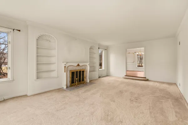 $330,000 | 30 Strauss Lane, Olympia Fields, IL 60461