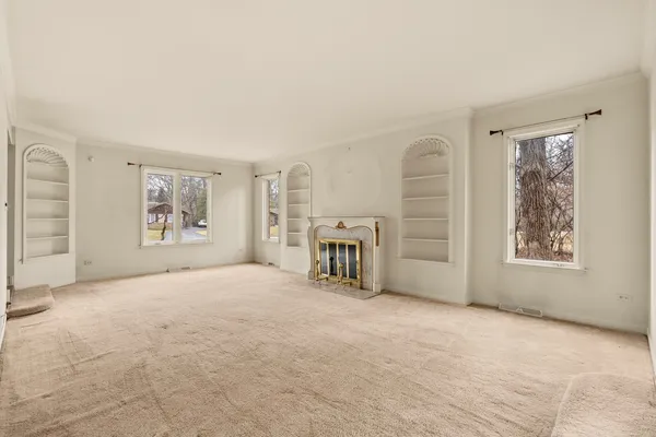 $330,000 | 30 Strauss Lane, Olympia Fields, IL 60461