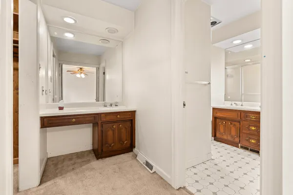 $330,000 | 30 Strauss Lane, Olympia Fields, IL 60461