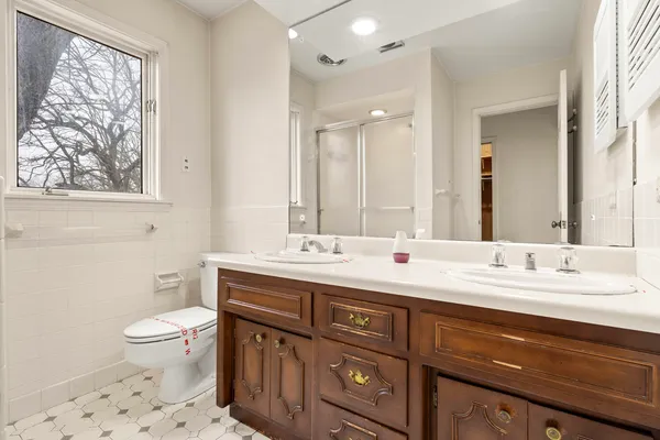 $330,000 | 30 Strauss Lane, Olympia Fields, IL 60461