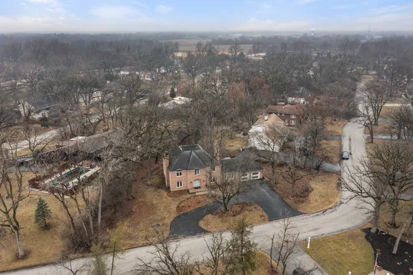 $330,000 | 30 Strauss Lane, Olympia Fields, IL 60461