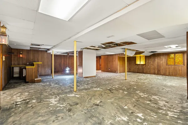 $330,000 | 30 Strauss Lane, Olympia Fields, IL 60461