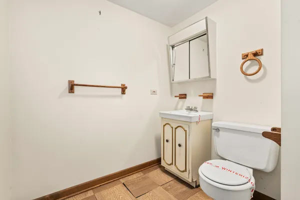 $330,000 | 30 Strauss Lane, Olympia Fields, IL 60461