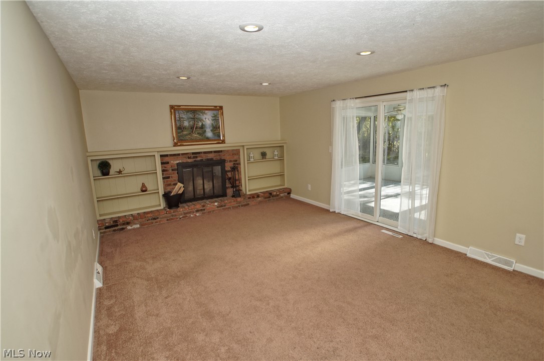 4644 West Farnhurst Road Cleveland, OH 44121 - Photo 11 of 31