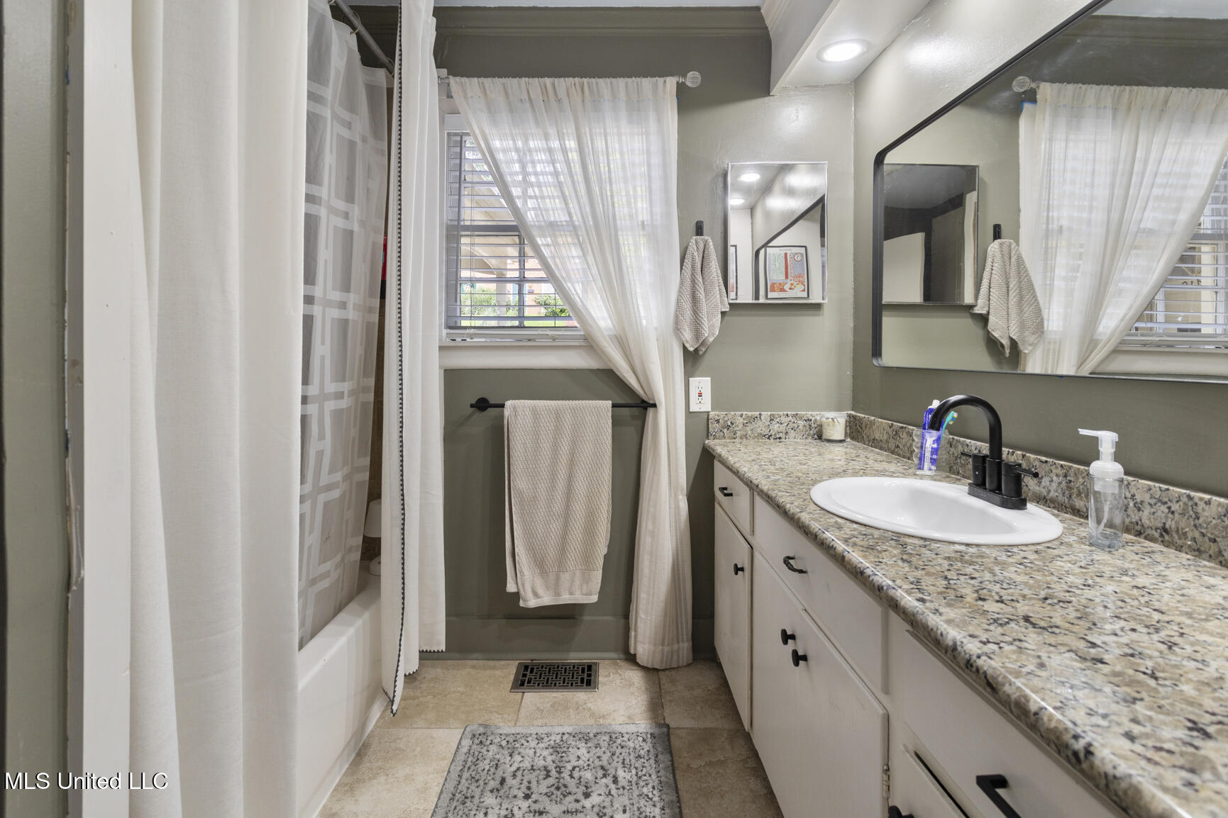 1710 Pine Street Jackson, MS 39202 - Photo 12 of 19 1710 Pine St-18