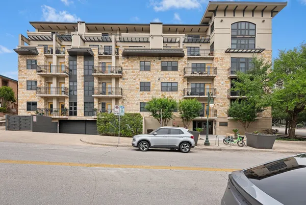 $1,800 | 1812 West Avenue, Unit 200, Austin, TX 78701